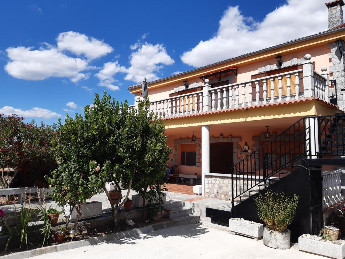 Casa Rural Mi Descanso Valdefuentes de Sangusín Exterior foto